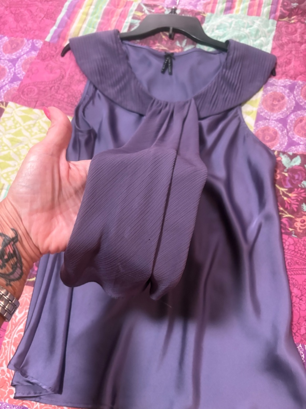 Lapis Sleeveless Blouse With Pleated Collar - Picture 2 of 8